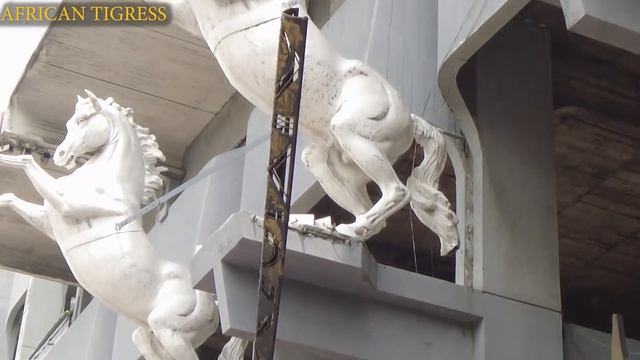 The REAL Streets of Lagos, Nigeria with Ovo Derhie ???? #Nigeria Africa Ep.9 смотреть онлайн