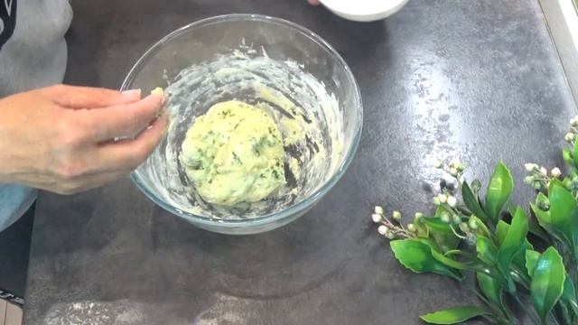 ОЧЕНЬ ВКУСНО - Тонкие Лепёшки со Шпинатом - Простой Рецепт. смотреть онлайн