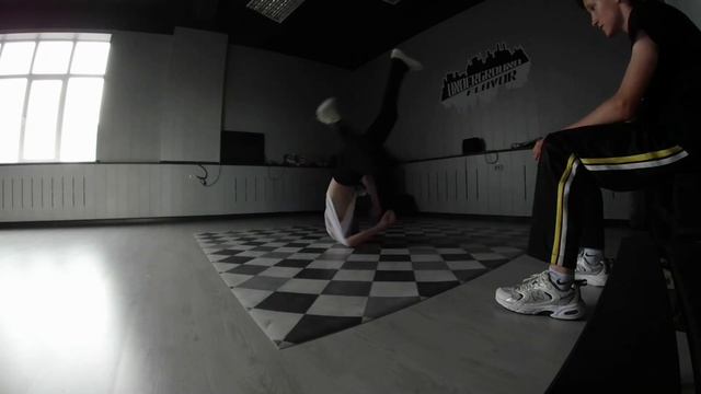 Powermove тренировки по Брейк-дансу?