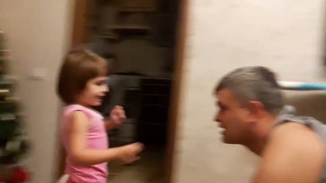 Ребенок-лев охотится на зебру смотреть онлайн