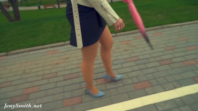 Reactions of strangers on Jeny Smith. Got a flowers from the stranger. смотреть онлайн