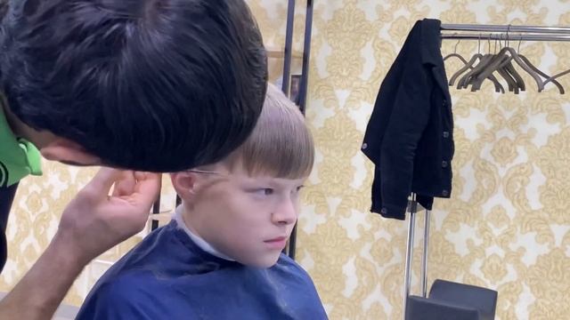 Мужская стрижка 441#стрижка быстрая#haircut#hair#hairstyle#hairstylist это легко делать смотри??? смотреть онлайн