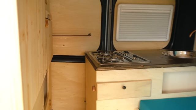 VAN TOUR | RENAULT TRAFIC L1H1 (petit aménagement grand confort) смотреть онлайн