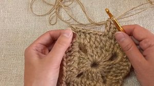 Квадратная салфетка/подставка под горячее из джута.