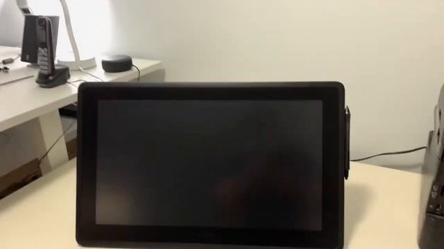 Wacom Cintiq 22 + Ergotron HX Desk Mount Monitor Arm смотреть онлайн