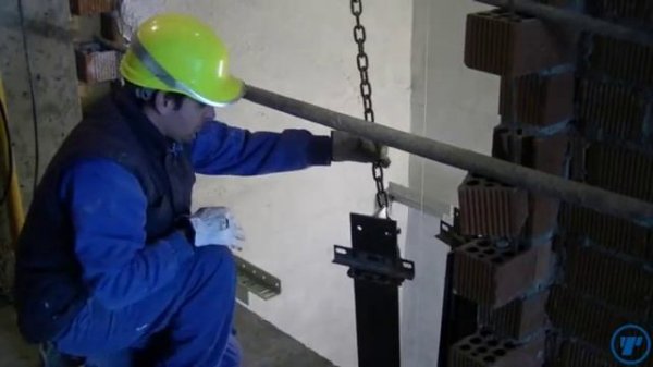 TRESA.Монтаж направляющих лифта.