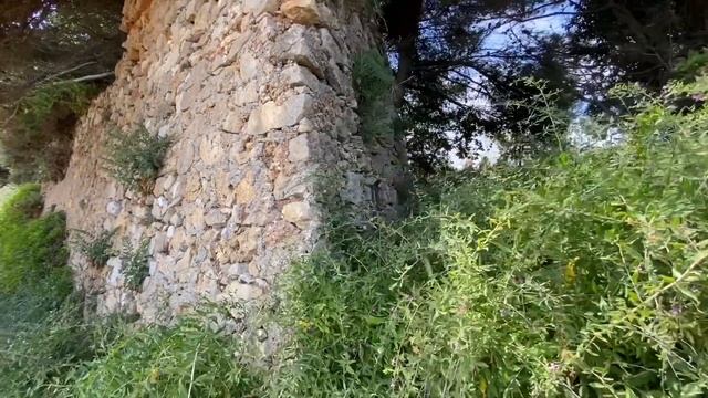 Спрятанная арка на французском острове. Все равно проникли и читаем надписи. Оратории. Форт звезда. смотреть онлайн