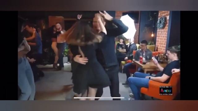 Гавриил танцует БАЧАТА. смотреть онлайн