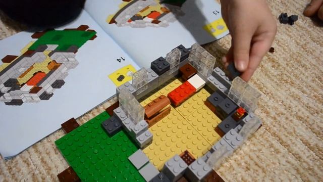Kostya и папа собирают домик в Майнкрафте/Строительство - LEGO Minecraft смотреть онлайн