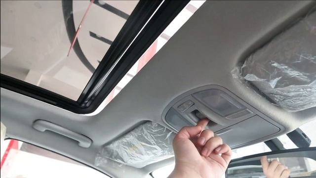 KIA Stonic EX+ 2022 VS Suzuki Swift GLX 2022 Comparison. TOP OF LINE. Detailed Comparison with Pric смотреть онлайн