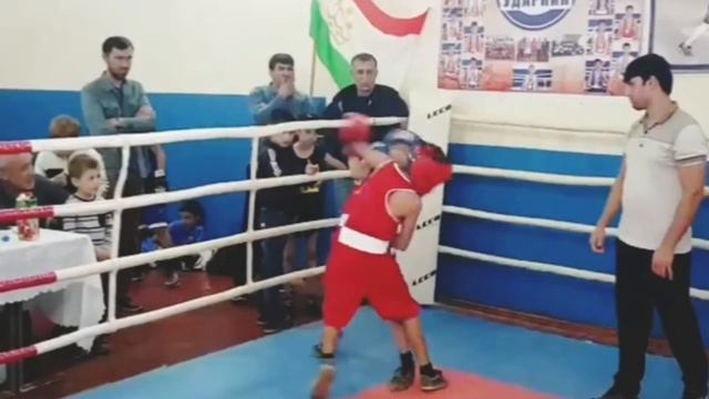 Асадбек Эшов Чемпион по Боксу В г.Турсунзаде Республика Таджикистан.?????? смотреть онлайн