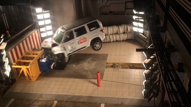 Краш-тест нового «УАЗ-Патриота» смотреть онлайн