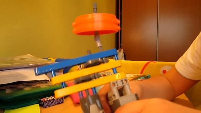 LEGO Gyroscope - самодельный гироскоп из лего смотреть онлайн