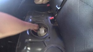 Из под машины при заправке льется бензин, в чем проблема? (решение)