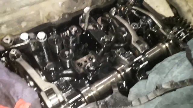 большой расход масла. МАН тгс. замена маслосъёмных колпачков .