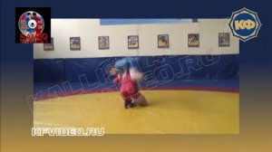 Техника борьбы самбо. Мельница с колен вариант 2. kfvideo.ru