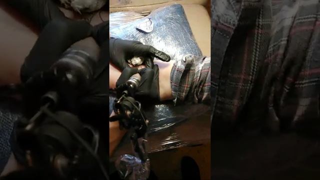 Полина татуирует пилюли от гриппа. смотреть онлайн