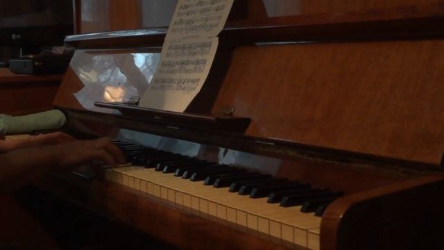 М. Шмитц. Посмотри, какая луна playing the piano смотреть онлайн