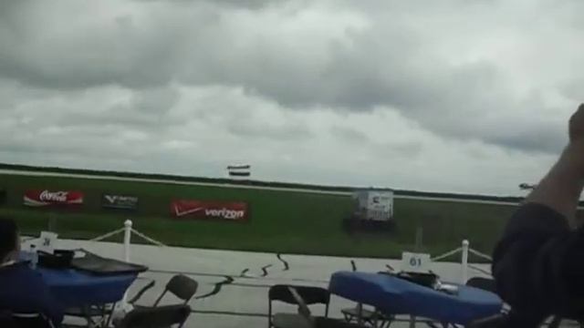 Jet Powered School Bus VS Airplane смотреть онлайн