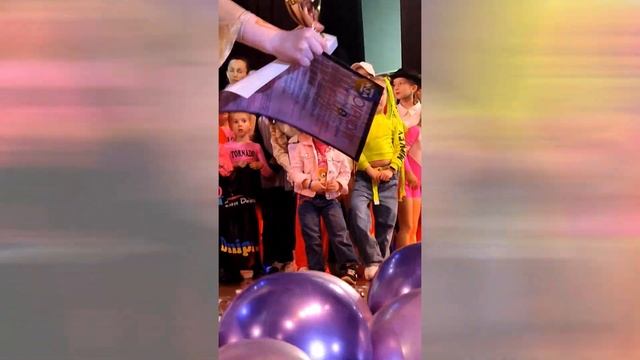Soloist Kamelia. 2023 05 Хоп Хей Пынтя на сцене опять, с Амадором Лопесом смотреть онлайн