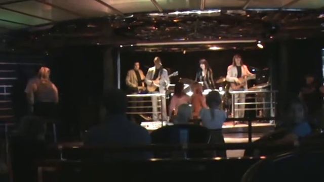 Забавный танец одинокого мужчины... смотреть онлайн