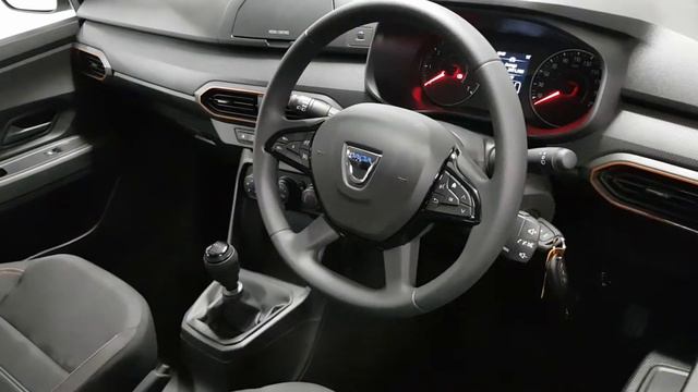 2022 Dacia Sandero Stepway Essential TCE90 18,440 смотреть онлайн