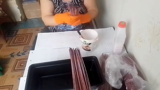 Обрабатываю трубочки и болтаю о насущном. смотреть онлайн