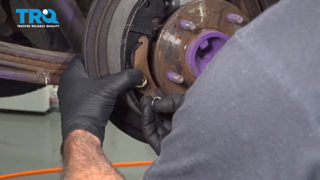 How to Replace Rear Drum Brakes 1994-2004 Chevrolet S-10 смотреть онлайн