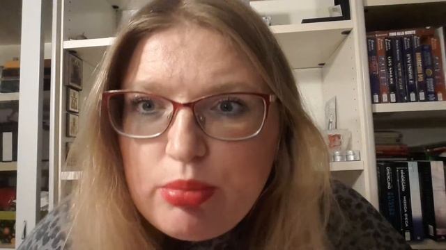 Палетка L'Oreal Color Riche La Palette Red, MAC Really Me, масло для массажа Erboristeria Magentina смотреть онлайн