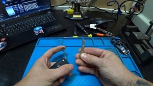 ЗАМЕНА КОРПУСА ВЫКИДНОГО КЛЮЧА ФОЛЬКСВАГЕН 2 КНОПКИ СО ШТИФТОМ  В ДОМАЩНИХ УСЛОВИЯХ.