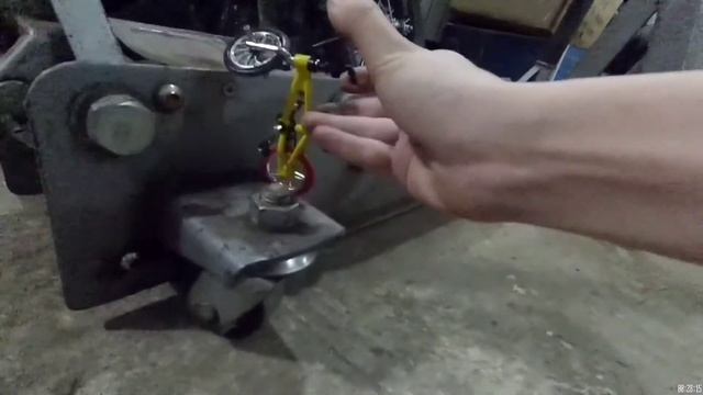 Сделал рампу для finger BMX,BOARD. смотреть онлайн