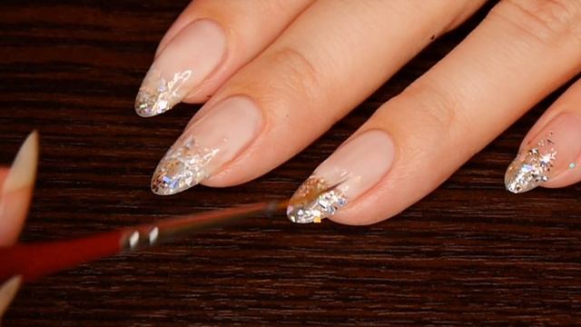 Френч маникюр блёстками в домашних условиях обычным лаком//Свадебный маникюр смотреть онлайн
