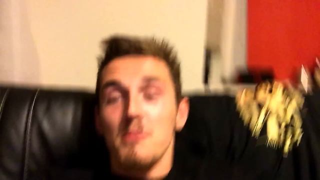 Scaring Tucker To Death! смотреть онлайн