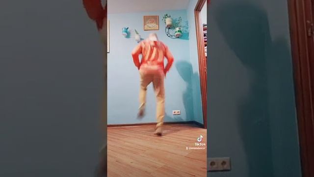 ХОЧЕШЬ НАУЧИТЬСЯ ТАНЦЕВАТЬ ШАФФЛ?! ДОБРО ПОЖАЛОВАТЬ ! УЧИМ ЛЁГКОЕ БАЗОВОЕ ДВИЖЕНИЕ НОГАМИ. смотреть онлайн