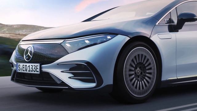 New Mercedes-Benz EQS The Most Luxurious Electric Car смотреть онлайн