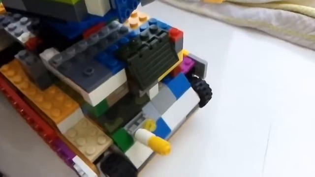 Обзор на танк з лего Shar B1 Bis