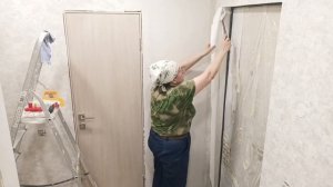 Как поклеить обои вокруг двери