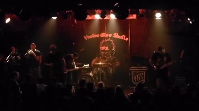 Voodoo Glow Skulls - Say Goodnight → The Band Geek Mafia (Houston 12.13.14) HD смотреть онлайн