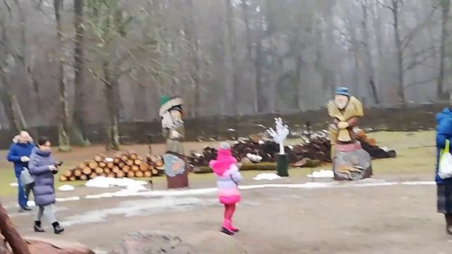 Поместье Деда Мороза в Беловежской Пуще. Видео поездки детей. Минск. смотреть онлайн