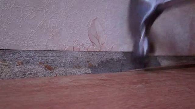 Забивание клиньев под крайний ряд ламината смотреть онлайн