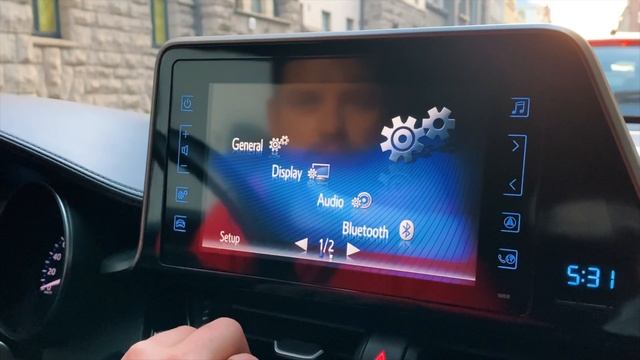 TOYOTA C-HR MULTIMEDIA смотреть онлайн