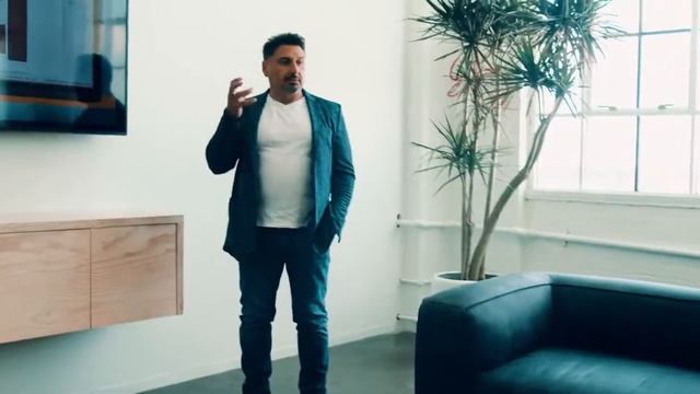 Посетите наш НОВЫЙ Инновационный Центр в Нью-Йорке! смотреть онлайн