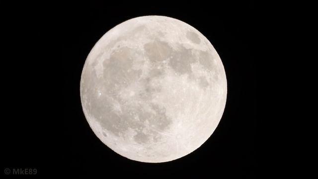 Nikon P1000 - ZOOMING EVERY MOON PHASE! смотреть онлайн