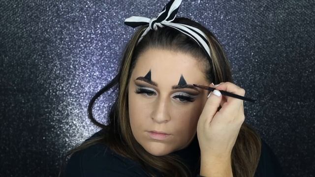 creepy clown halloween makeup tutorial | 31 Days of Halloween смотреть онлайн