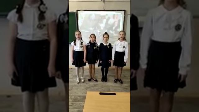 Салдинские звездочки, МОУГ, песня «Не хотим мы больше воевать» смотреть онлайн