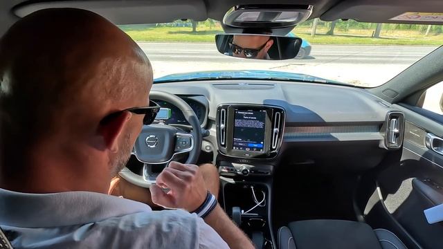 Volvo XC40 B3, czyli kup pan cegłę... (TEST PL/ENG 4K) | CaroSeria смотреть онлайн