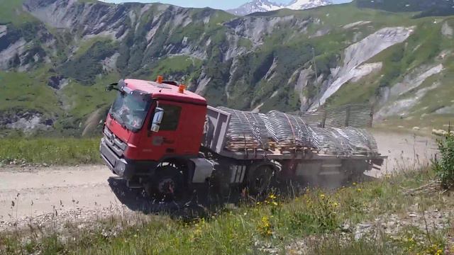 SOFATRANS - MERCEDES ACTROS V8 4X4 - LA TOUSSUIRE - MONTÉE EXTRÊME смотреть онлайн