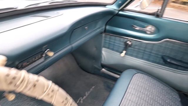 Lot 19 - 1961 Ford Falcon Two-Door Sedan смотреть онлайн