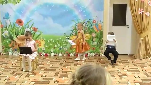 Трогательный номер в детском саду на 8 марта. До слез смотреть онлайн