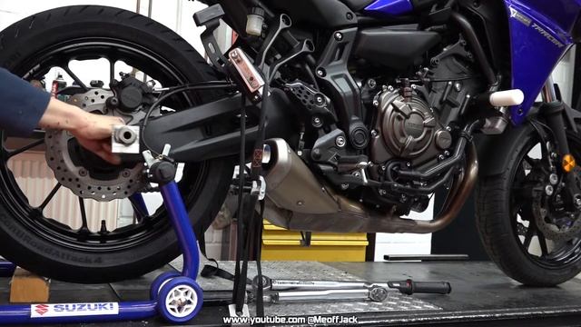 Yamaha MT-07 & Tracer 700 Changing Tyres Conti RoadAttack 4 смотреть онлайн